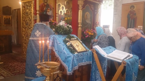 Божественная Литургия в честь праздника Казанской иконы Божией Матери